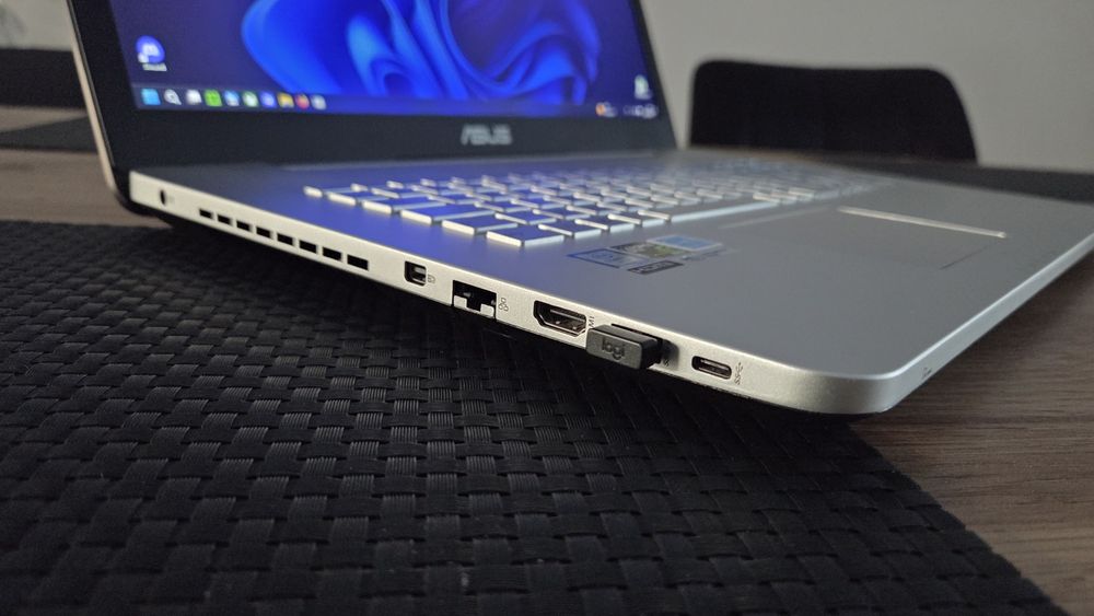 Asus N752  | GTX950M 4Gb I 16 gb Ram  I i 7 6700 hq