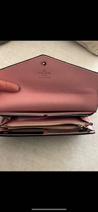 Mala e carteira em bom estado