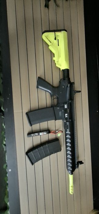 Airsoft replica AEG Elétrica bateria nova, carregador novo