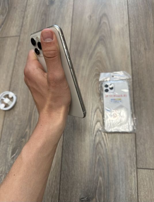 Продається iPhone 11 Pro на 64 гб 
Всі функції працюють
Фейс айді,трут