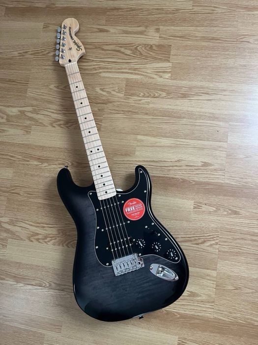 Новий Squier Affinity Stratocaster FMT HSS - Black Burst