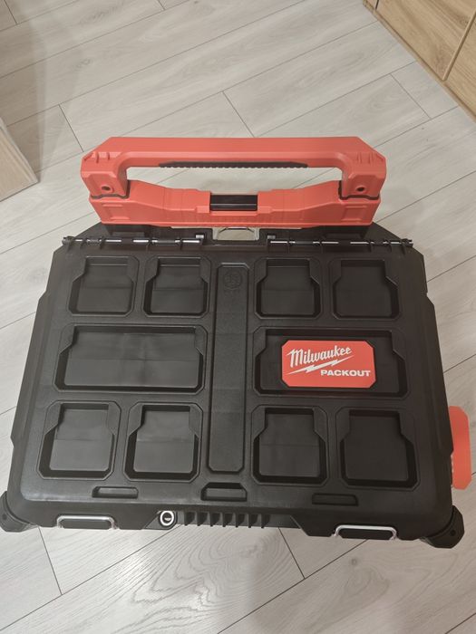 Skrzynia narzędziowa na kółkach Milwaukee PACKOUT