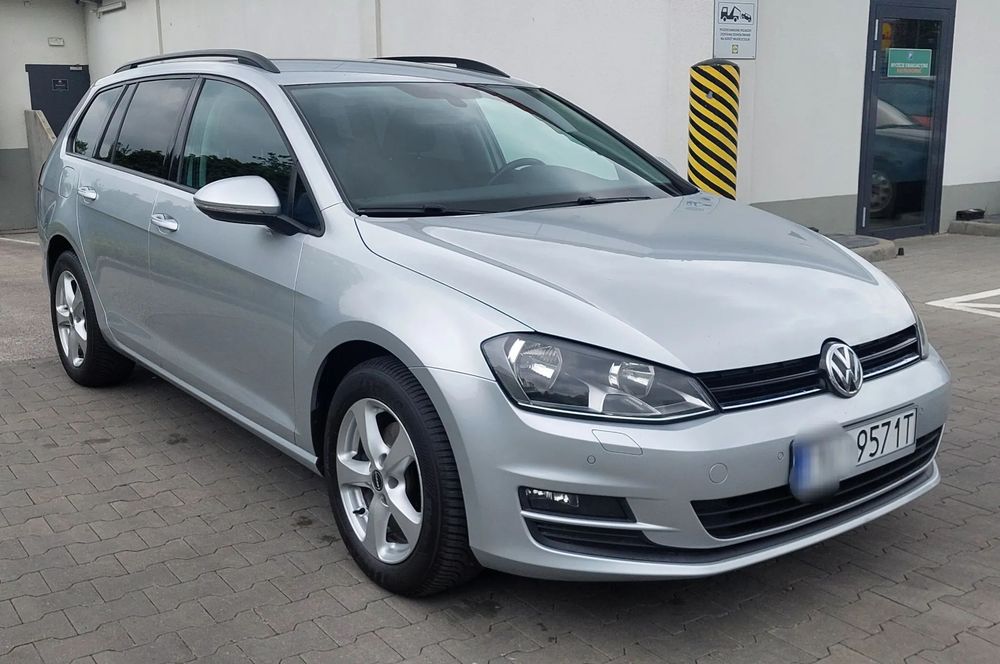 Volkswagen Golf 1.6 Tdi, 110 KM, ORGINAŁ ,Ful opcja ,czujniki parkowania , 2 kluczyki