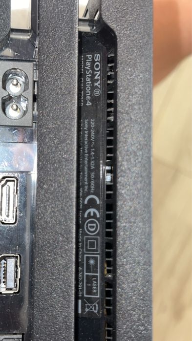Zestaw PS4 Pro 1TB | 2 Pady | Stacja ładująca | 8 Gier | Oryginalne Pudełko RDR2