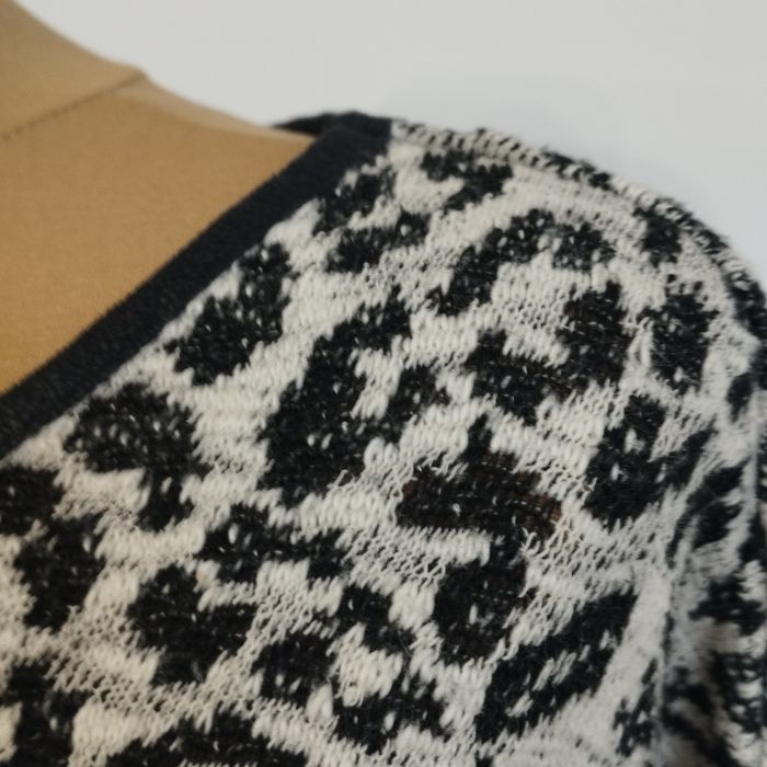 Sweter bluzka Vero Moda oversize S / 42  zwierzęcy print, czarno bialy