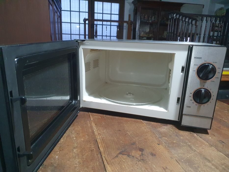 Microondas Electronia 900W com grill