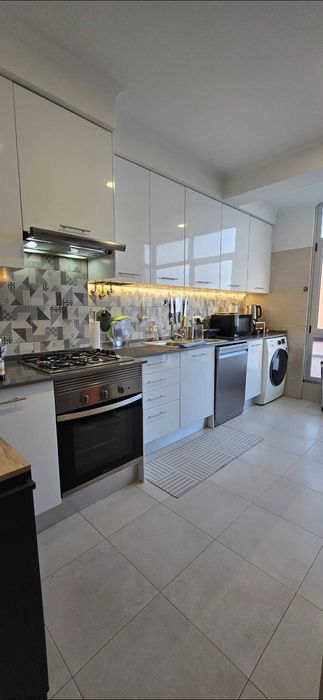 Quarto para arrendar em Sacavem