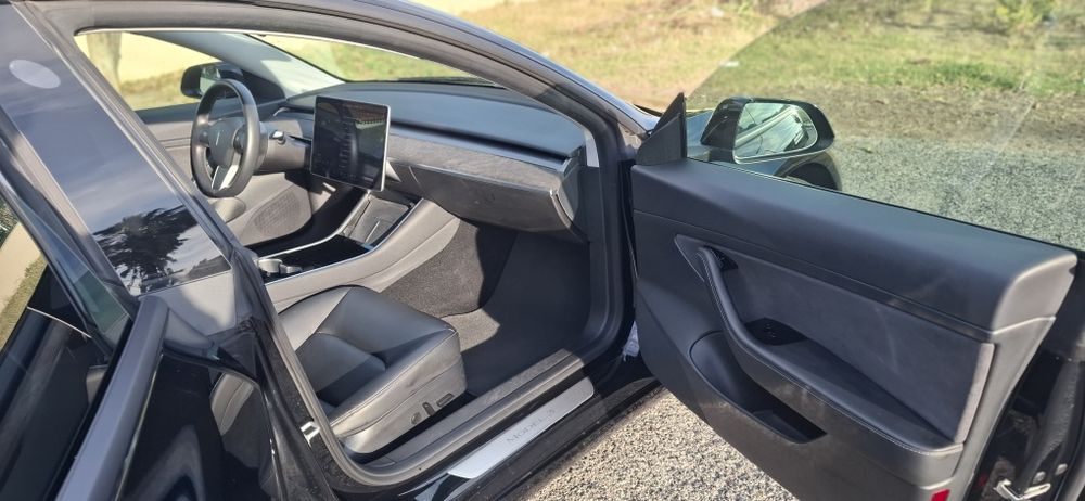 Tesla Model 3 — fotografia 6