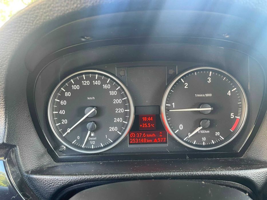 BMW 318D Touring E91 LCI 143 cv
