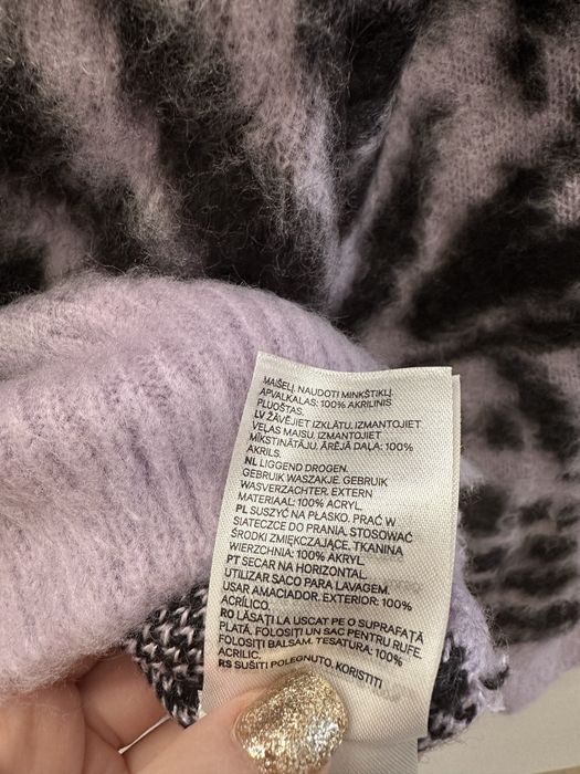 H&M sweter sweterek z włosami fioletowo-czarny S
