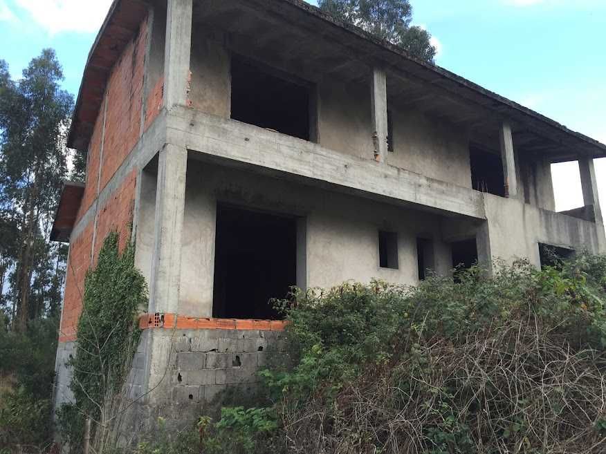 moradia t4 em construcao em lugar de folgosa  parada de todeia