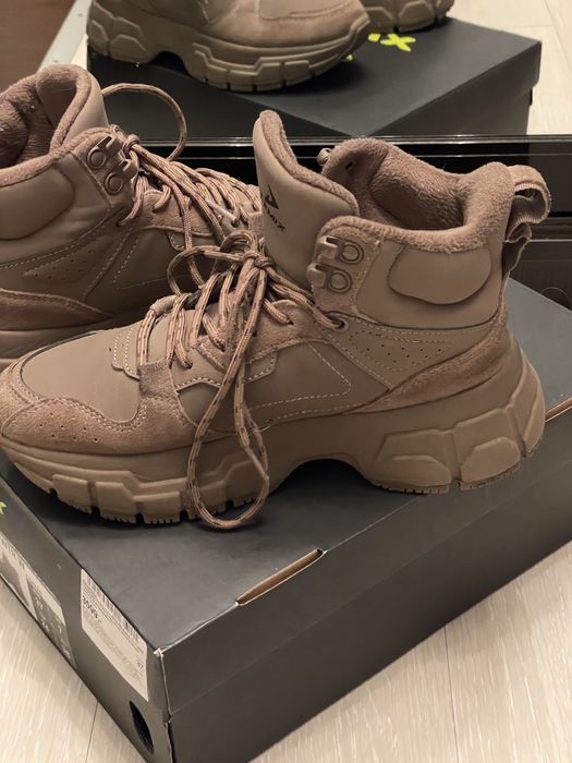 Кросівки жіночі Demix, 37 розмір