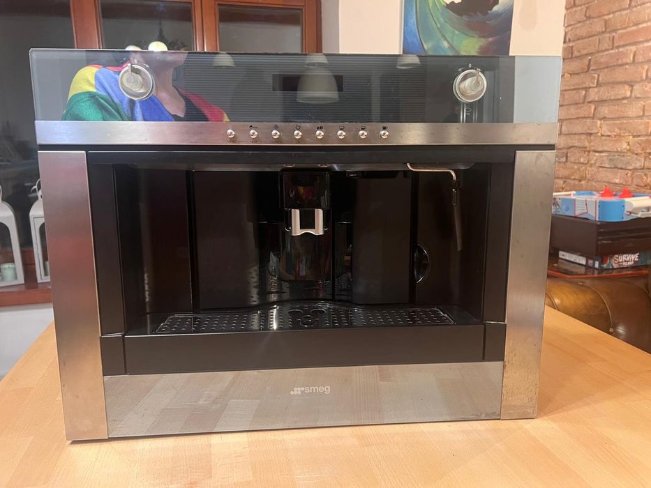 Pilnie Ekspres SMEG do zabudowy jak nowy