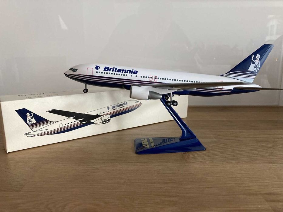Model samolot B 767-200 Britannia Airways snapfit