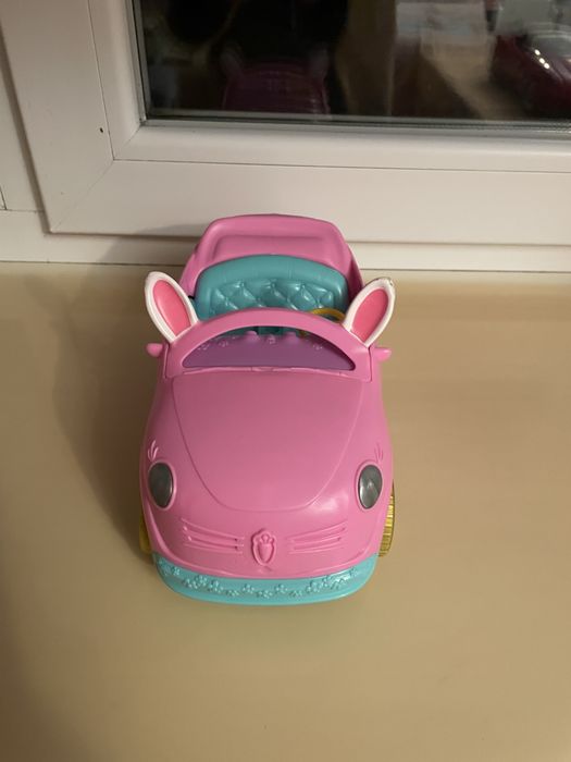 Машинка с куклами