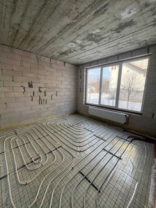 Продається зданий дуплекс з наповненням у Крихівцях.