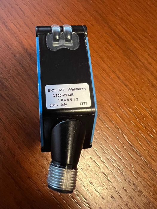 Датчики усунення Sick DT20-P214B