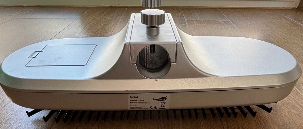 Porta Gravatas Elétrico — Capacidade para 60 Gravatas