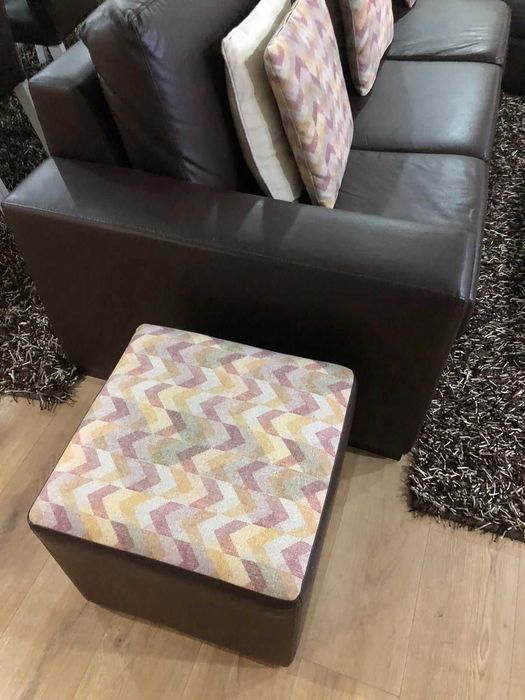 sofá em pele em muito bom estado.