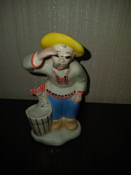 Фарфор ссср рыбак статуэтка