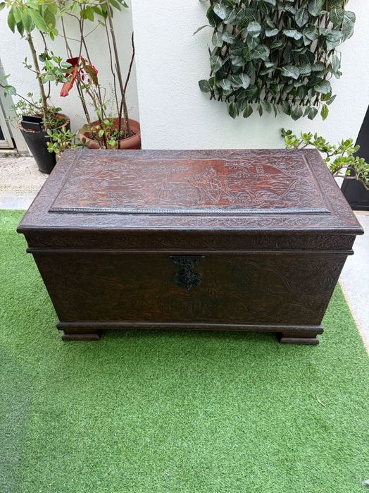 Arca Baú em Madeira de Cânfora