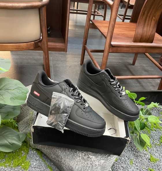 Nike Air Force 1 Low Supreme Black R.42