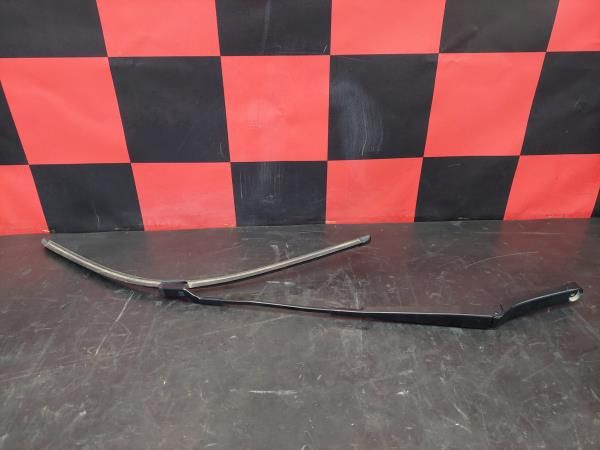 Haste / braço de escova limpa vidros frente direita VOLKSWAGEN Crafter