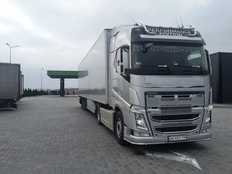 В продажу Volvo fh13