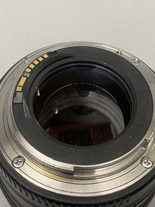 Canon 85mm f1.8 EF