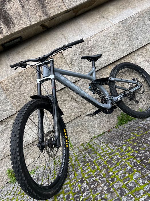 TREK SESSION  2019 Downhill tamanho L 27.5