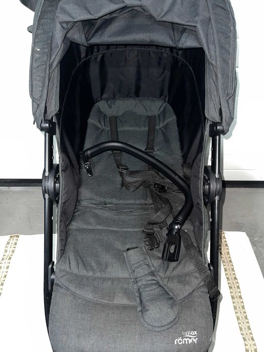 Britax Romer Carrinho B-Agile + OVO BABY-SAFE 2 i-SIZE ISOFIX