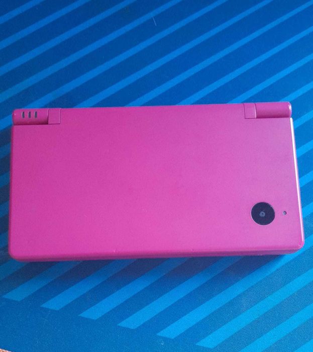 Nintendo DSi rosa desbloqueada