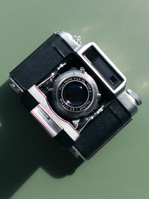 Super Fujica-6 - плівкова середньоформатна фотокамера