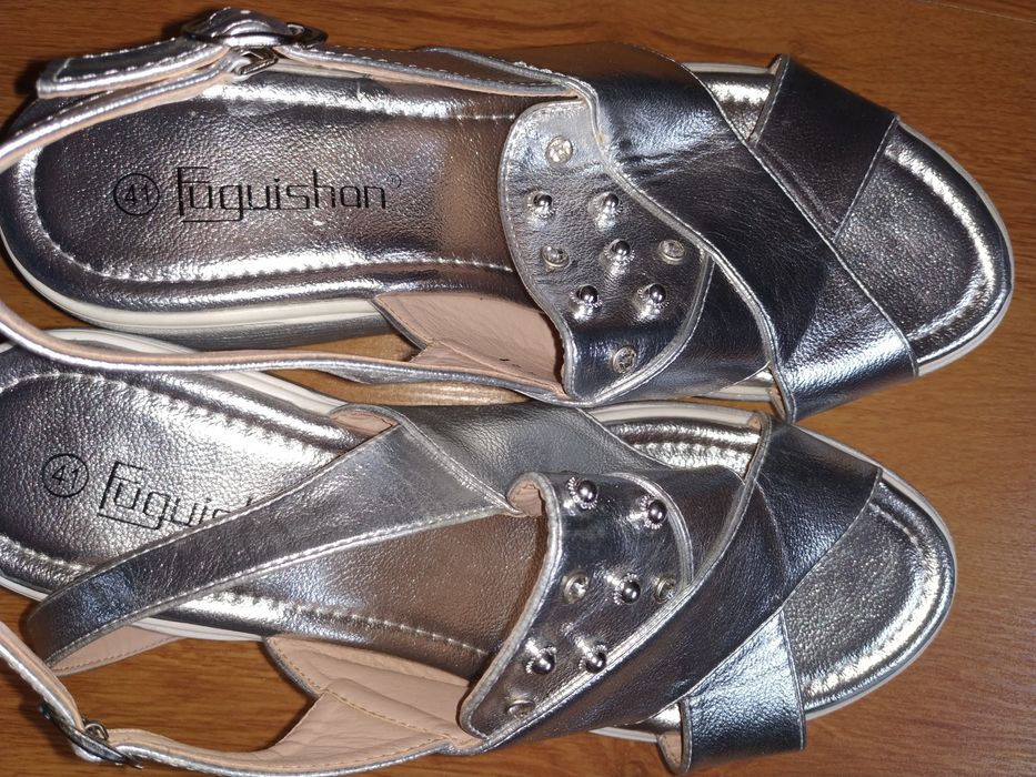 Босоніжки жіночі, нові. Розмір 40- 41