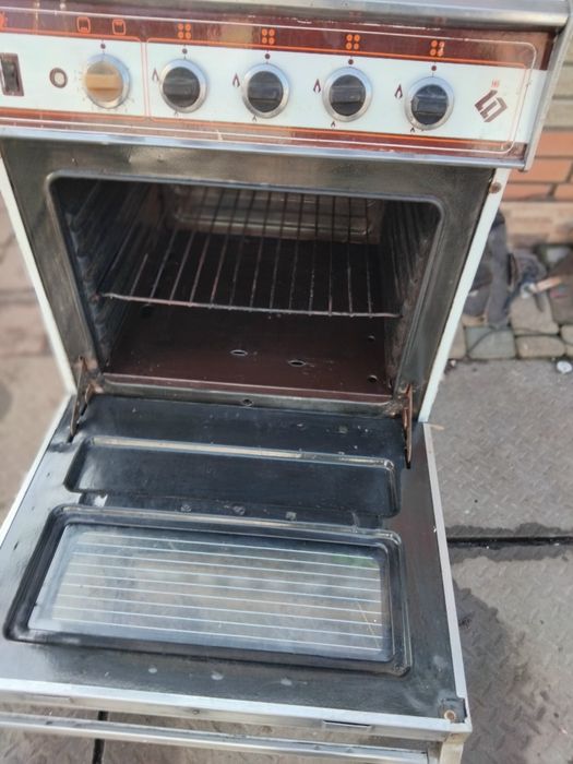 Продам газову плиту