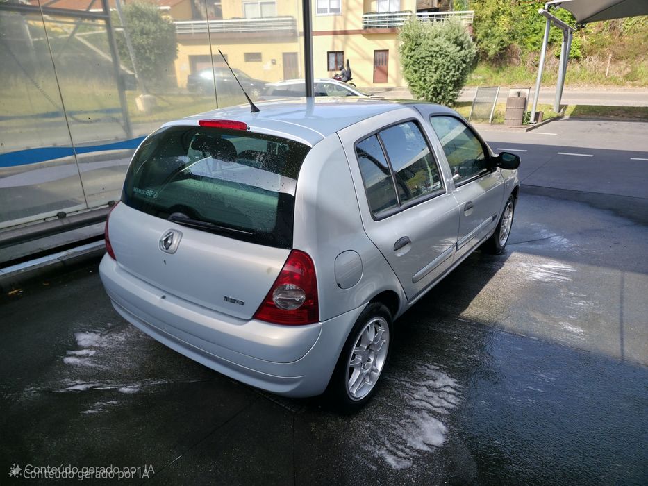 Renault Clio top