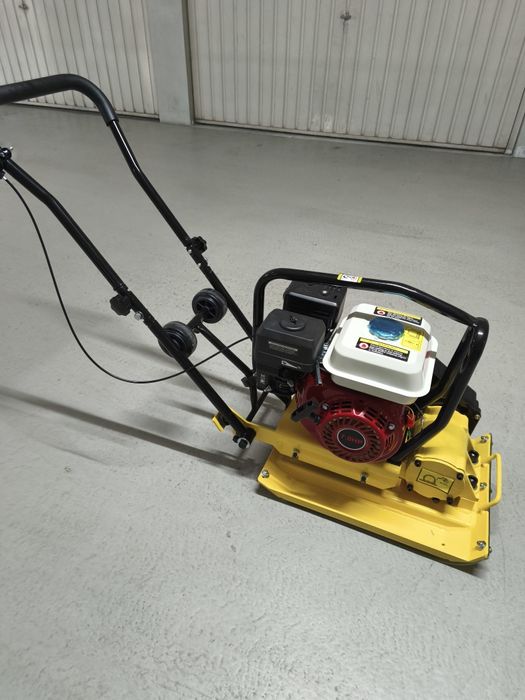 Placa compactadora Vibratória 65kg motor 7.0CV