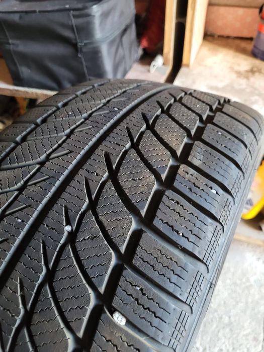 Sprzedam opony 245/45/18