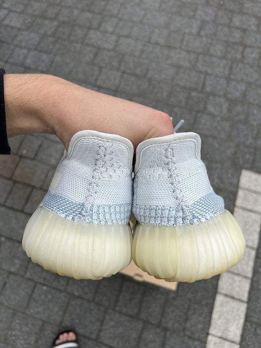 Adidas Yeezy Boost 350 V2 Cloud White sneakersy niebieskie 43 1/3