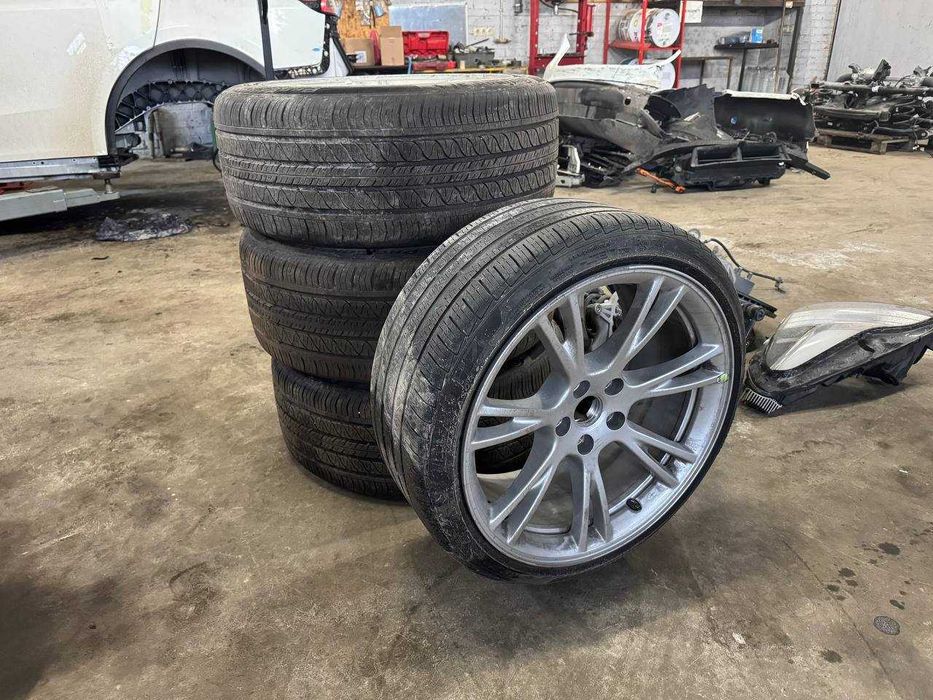 Підвіска Tesla Model Y 2021