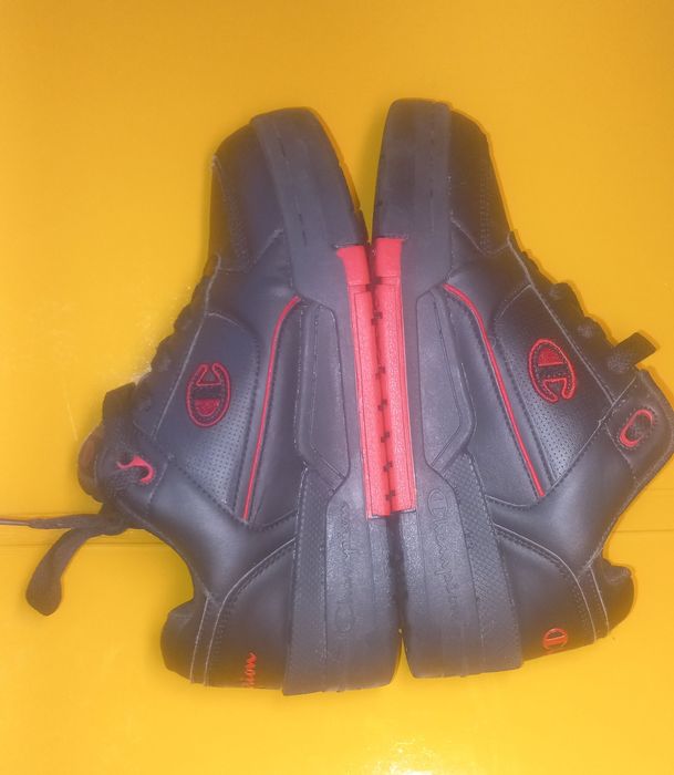 Кросівки 39р. Маломірні