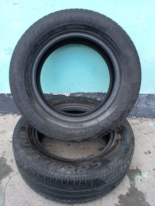 Продам шини б/у.