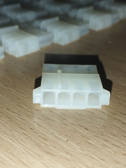Разъем питания Molex