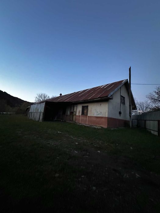 Продається комерційна споруда в смт.Дубове