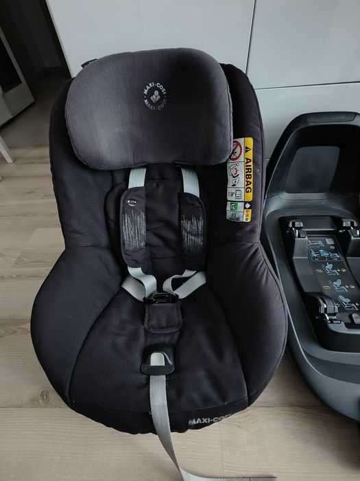 Zestaw fotelików maxi cosi 0-13, 9-18 z bazą