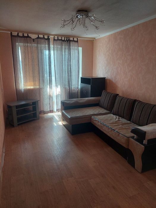 Сдаю 2 ком кв. Комун.рынок!