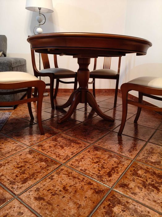 Mesa de sala de jantar