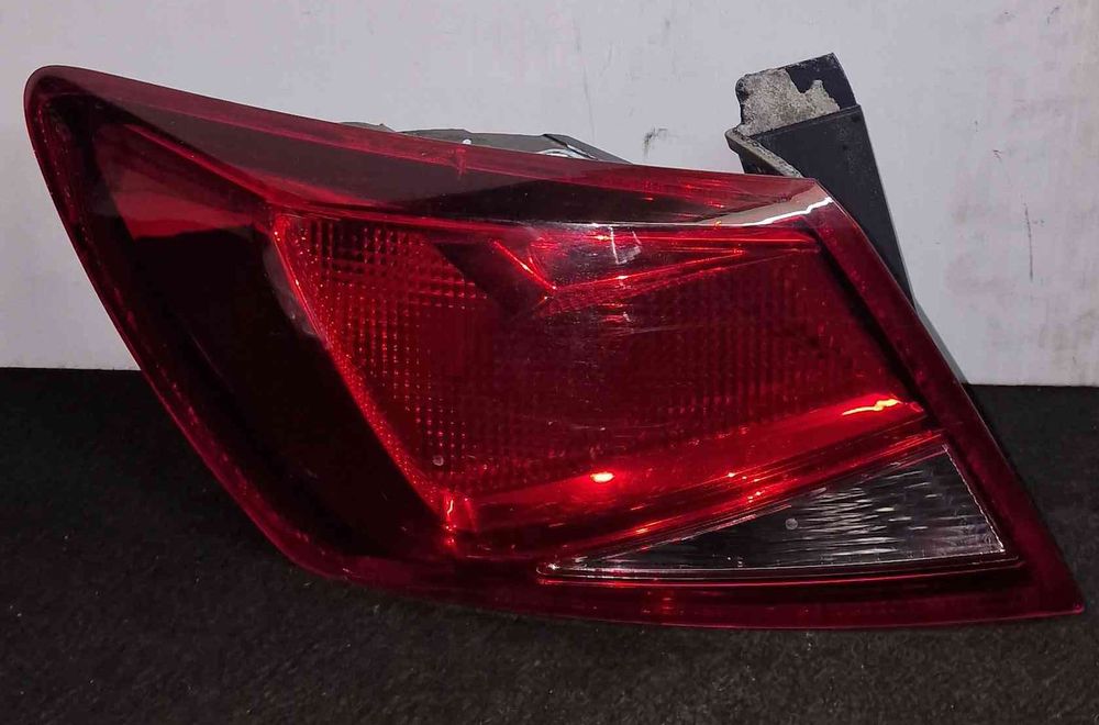 Farolim da Mala Direito - SEAT LEON