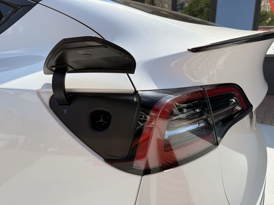 Продам Tesla Model Y