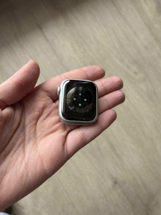 Apple Watch Series 8 GPS 41mm - Cellular - Alumínio Prateado